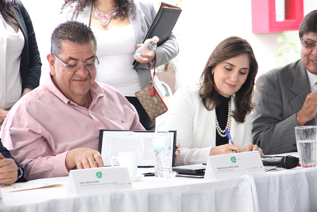 Firman convenio de colaboración ITEI y Secretaría de Educación Jalisco