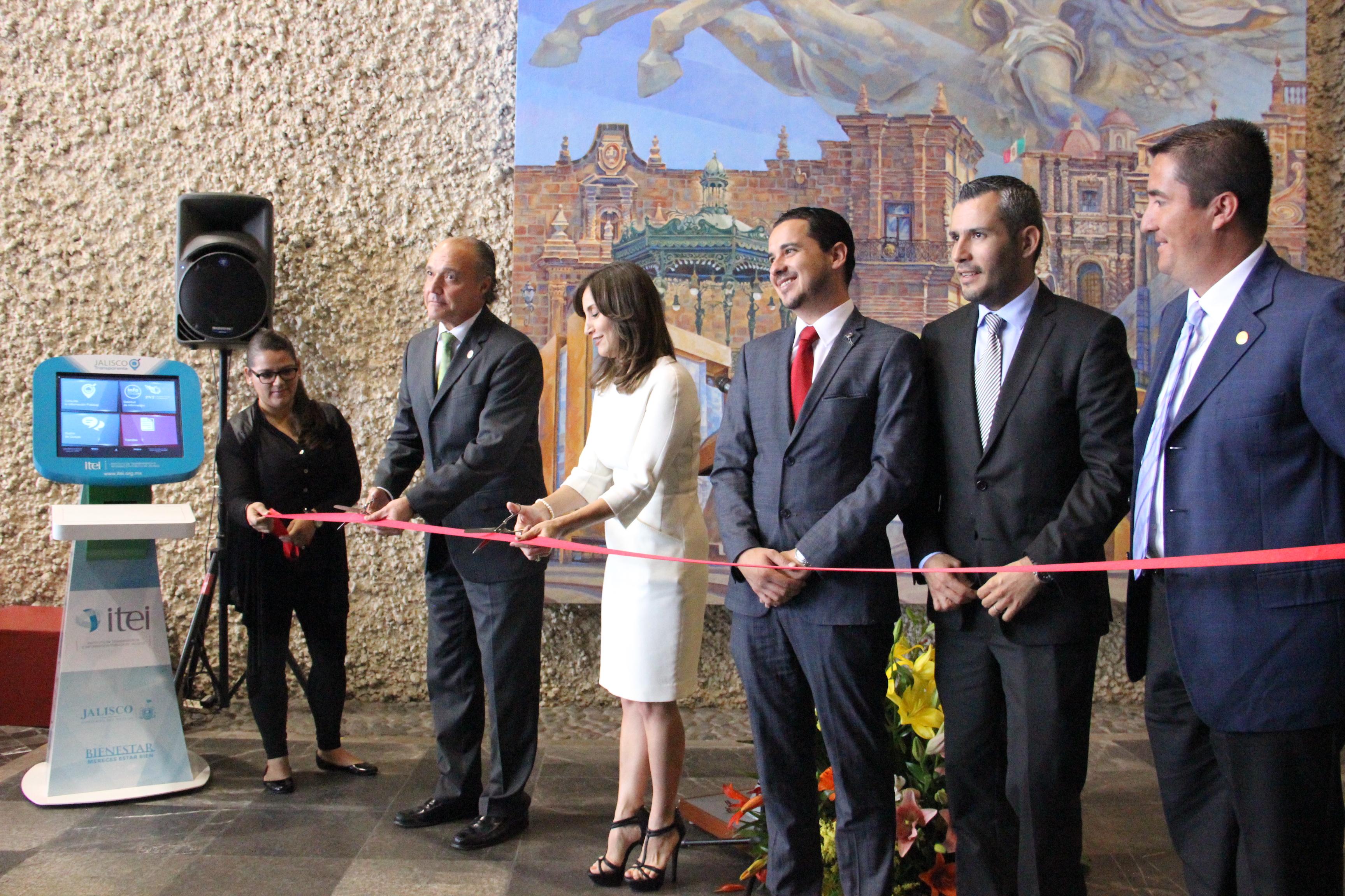 Instalan kiosco de Transparencia en CANACO