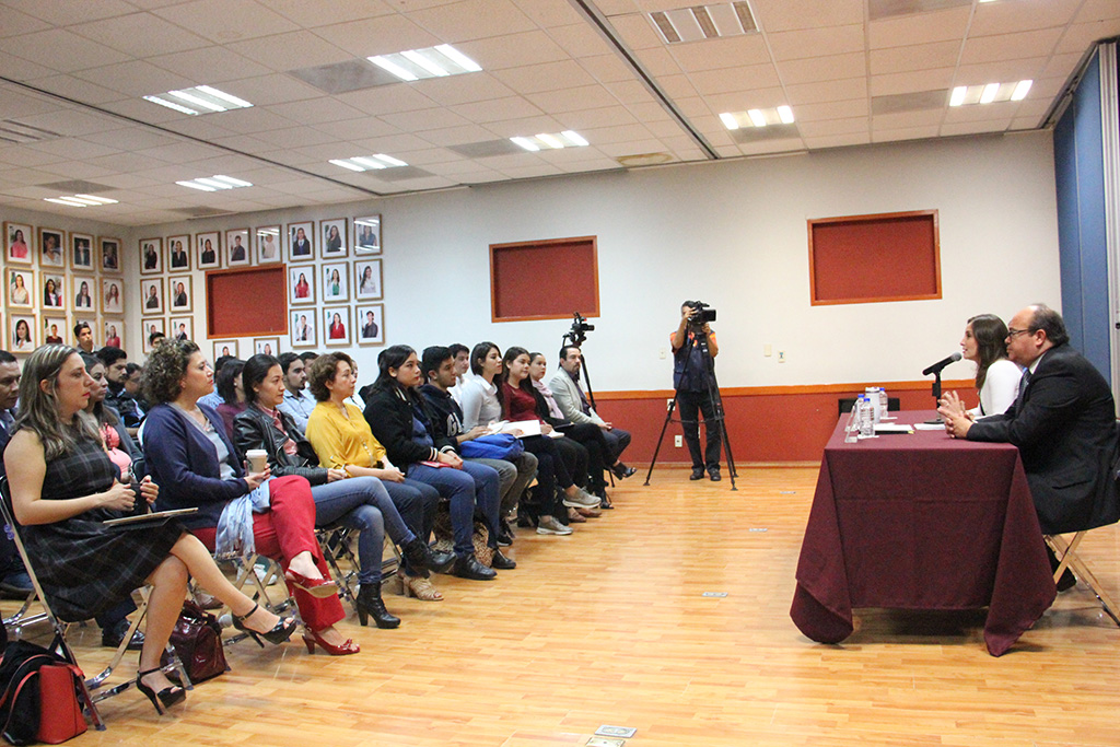 Imparte Presidenta del ITEI conferencia a abogados parlamentarios