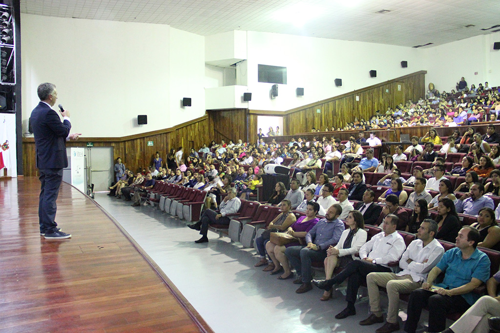 Egresan 66 alumnos de Diplomado en Transparencia