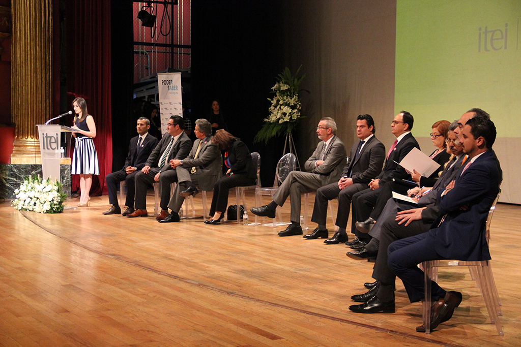 Celebran 12 años de Transparencia en el Teatro Degollado