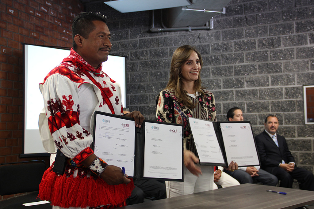 Conmemoran ITEI y Comisión Estatal Indígena Día Internacional de Pueblos Indígenas con firma de convenio