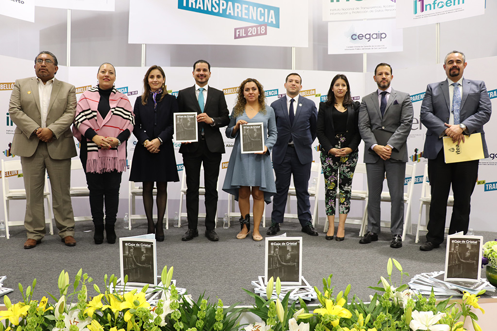 Se presenta Revista Caja de Cristal en la Feria Internacional del Libro de Guadalajara