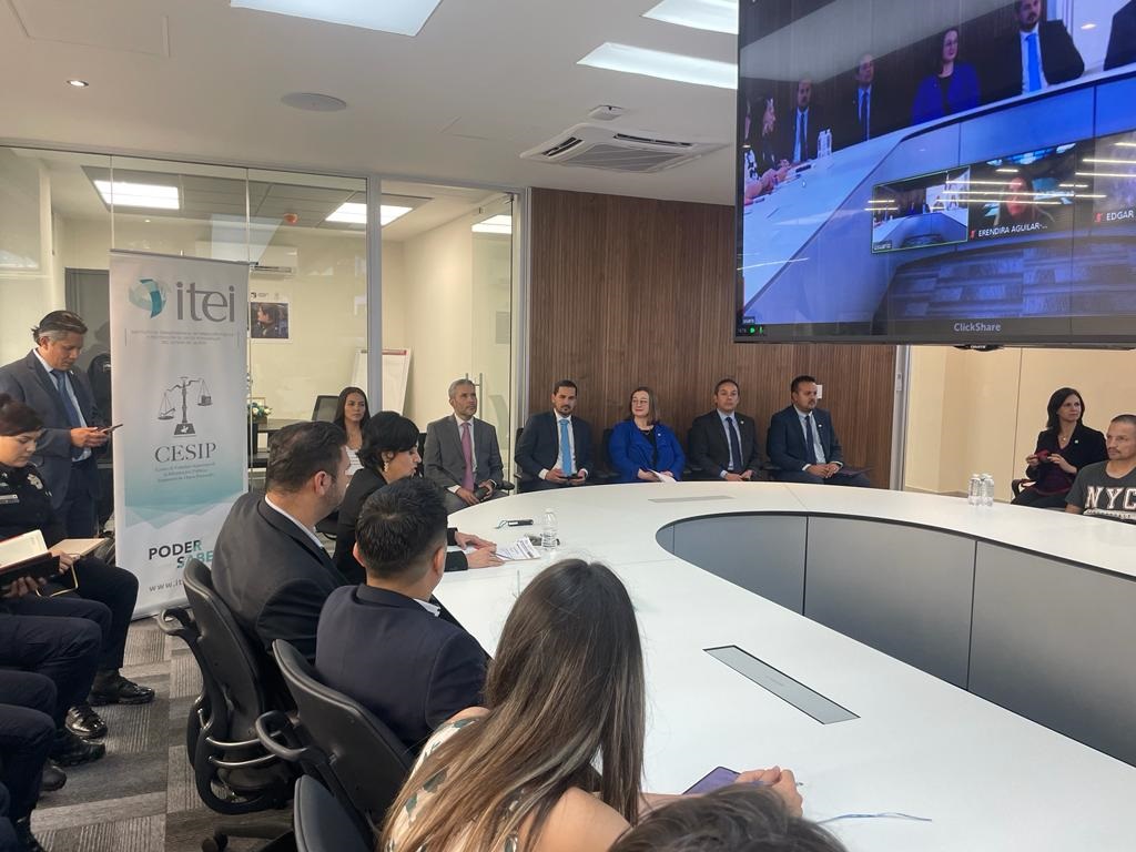 El ITEI Inaugura el Curso Especializado en Información y Seguridad que imparte CESIP, en las instalaciones del C5 de la Comisaría de la Policía de Guadalajara